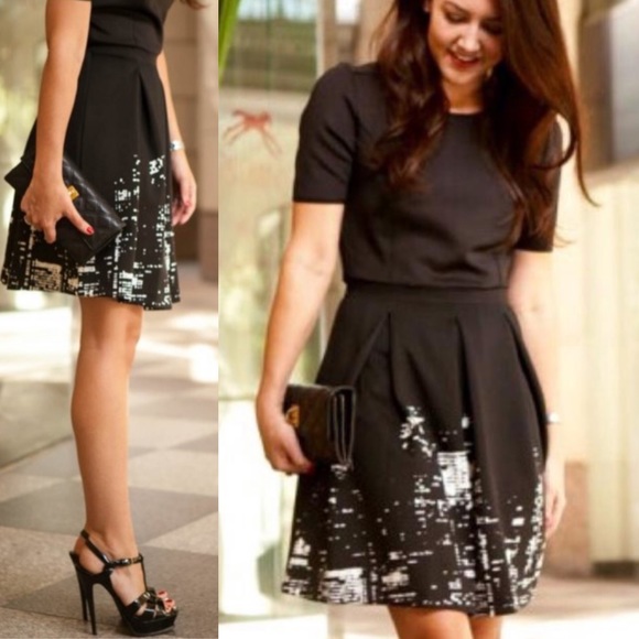 Elie Tahari Dresses & Skirts - Elie Tahari NYC Skyline Scuba Fit & Flare Dress